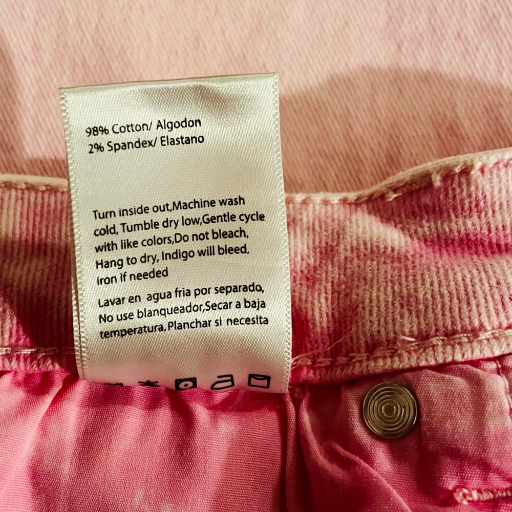 Risen Pink Jeans with Raw Hem Detail - Picture 6 of 7